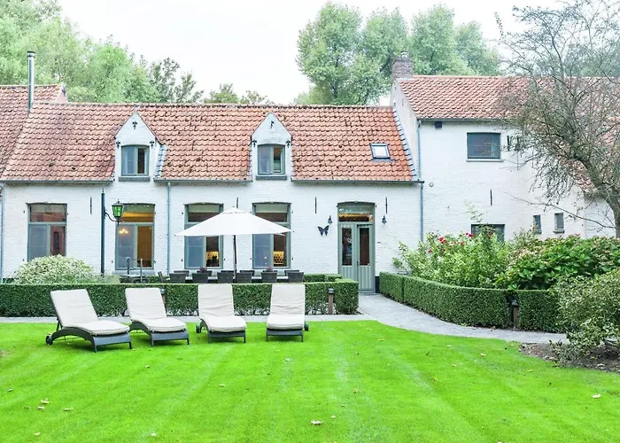Antique Holiday Home in Bruges with Terrace